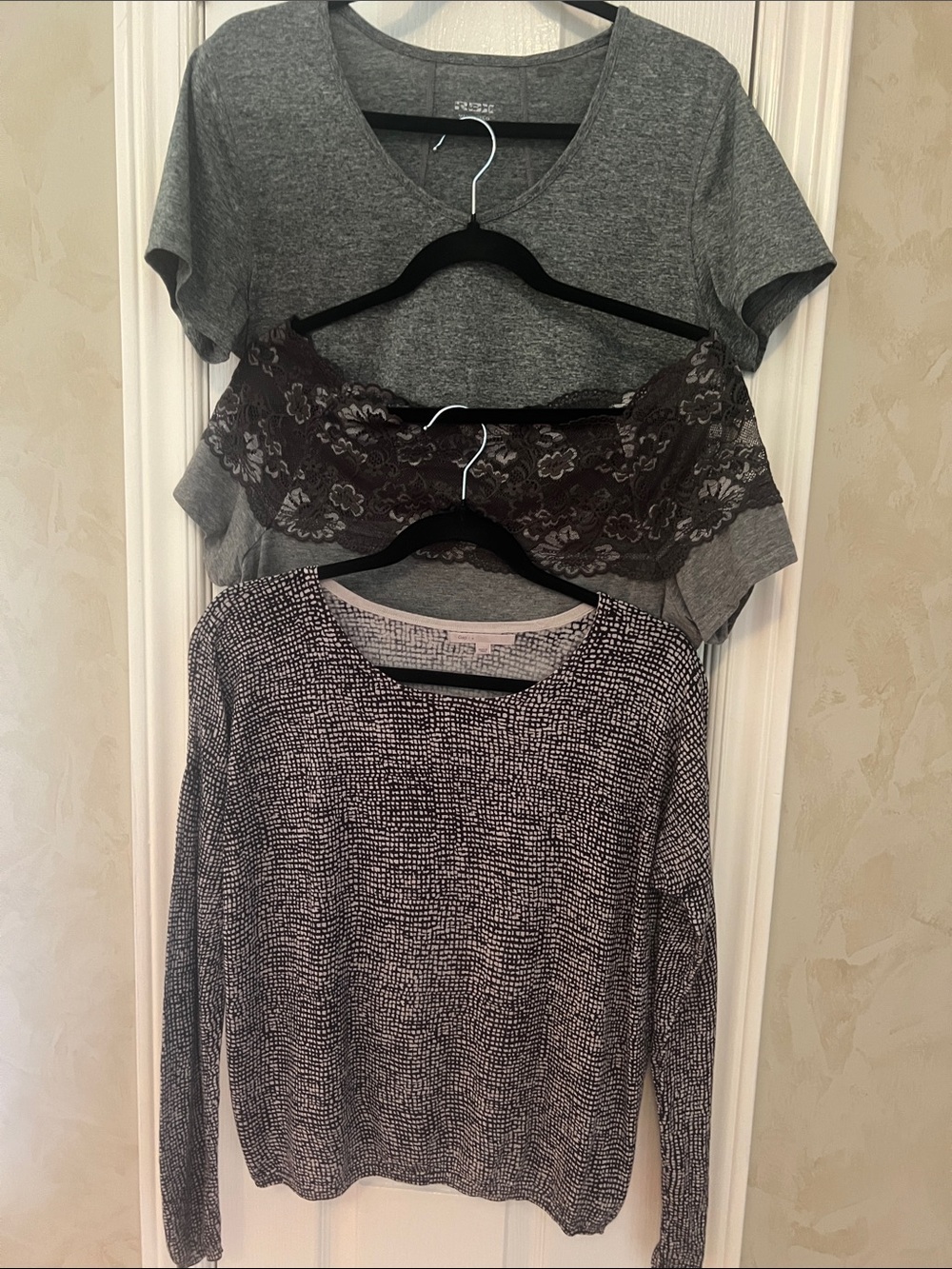 BUNDLE of 3  Women's Tops ❤️